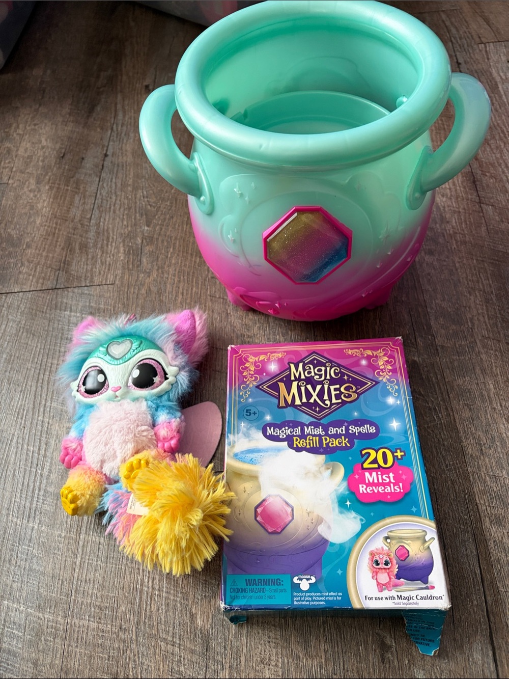 Magic Cauldron Playset with Pink and Mint Accessories
